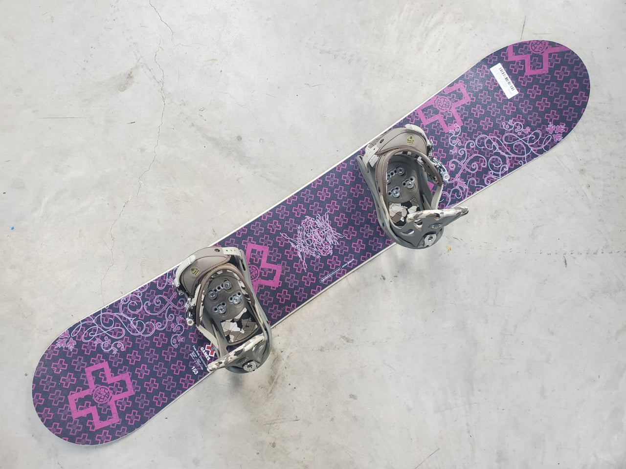 X-Games Ladies  153cm Snowboard With Bindings *Excellent Condition*